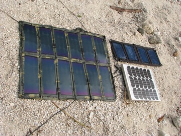3 Photovoltaikmodule im Vergleich
Eine Stunde später um 8:40 wird es wolkig. Gelegenheit alle 3 Module zu testen wieviel Strom bei Bewölkung und nicht sehr hoch stehender Sonne erreicht wird.