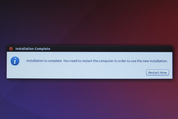 Installation Linux Ubuntu - Teil 4
Noch ein paar weitere Bildschirme mit Hinweisen auf die Eigenschaften von Ubuntu, dann ist die Installation abgeschlossen.
Bild 4