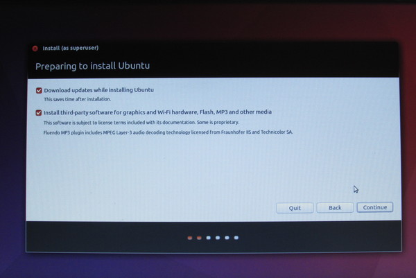 Installation Linux Ubuntu
Der Mitte Mai 2016 gekaufte Acer ES1-331-C0YK wird Juli 2016 mit SSD und mehr RAM aufgerüstet. Auf der SSD wird Linux Ubuntu 16.04 installiert.
Bild 3