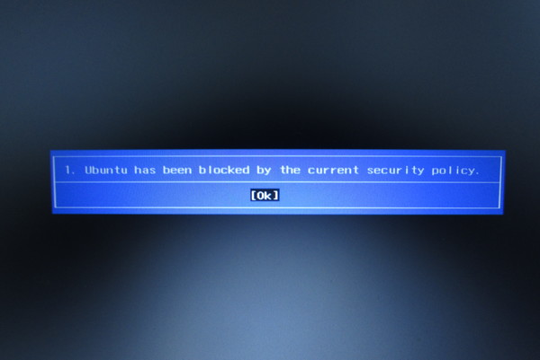 Acer ES1-331-P498 blockiert beim Booten
Warum vergisst der Acer ES1-331-P498 so alle 2 Monate die Boot Einstellungen? Die Frage ob “Sicherheitsfeatures“ wie UEFI Secure Boot nicht eher Sabotagefeatures sind.
Bild 1