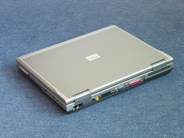 Notebooktests: Fujitsu Siemens Amilo D x830 - Foto links hinten
Photo von links hinten. Testbericht über Fujitsu Siemens Amilo D x830. Pentium-4-HT mit 1024 MB RAM. Weitere Testberichte